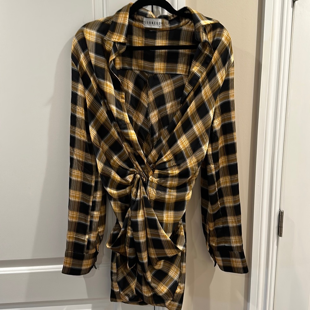 Lioness dress size medium